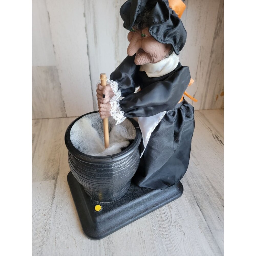Gemmy vintage witch stirring cauldron Halloween animated prop - Picture 1 of 7